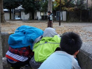 鬼からかくれています。